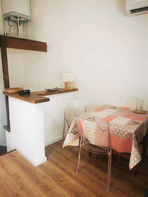 Appartement Avec Terrasse Saint-Martin-de-Brômes Zewnętrze zdjęcie
